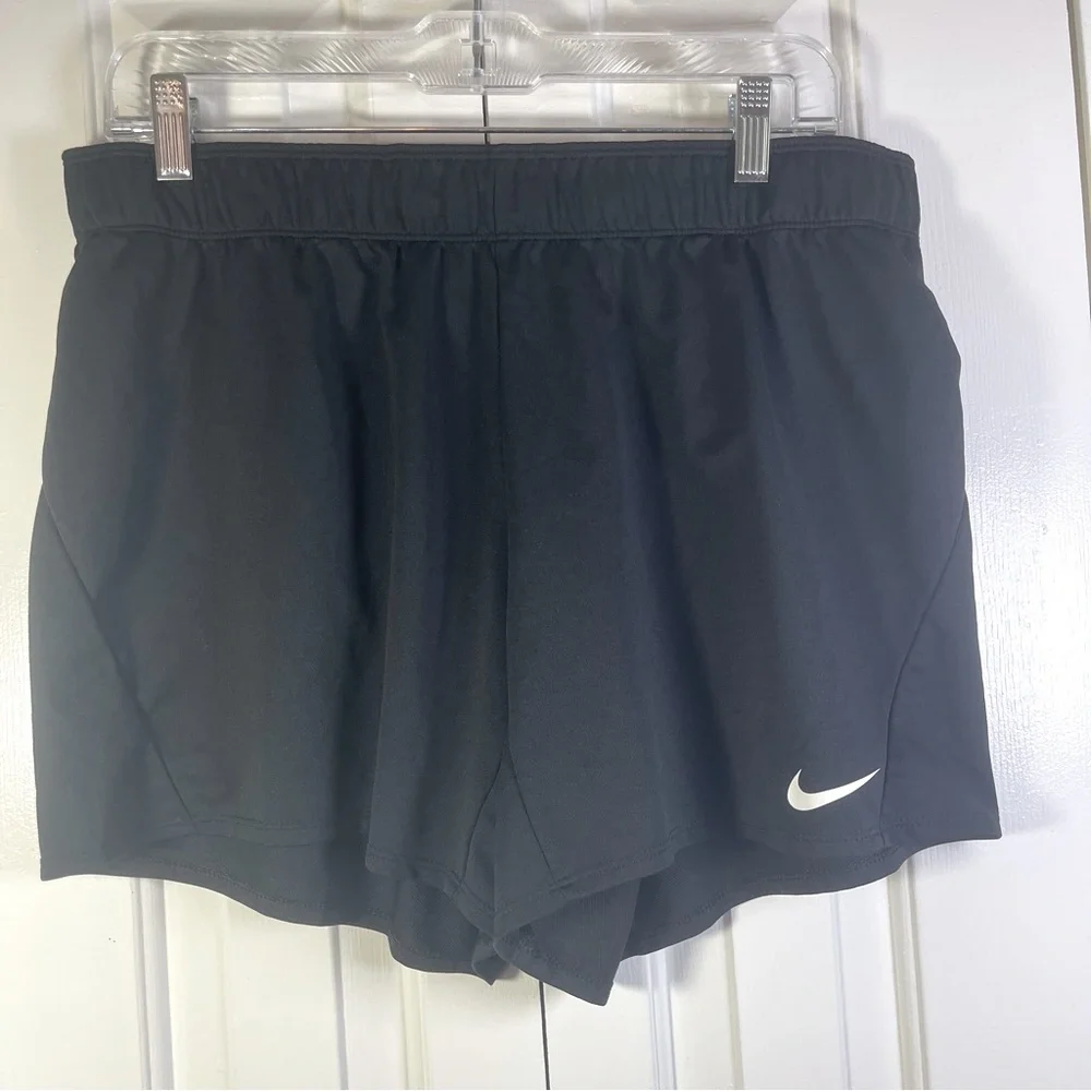 Nike Black Athletic Shorts Size‎ Large T7